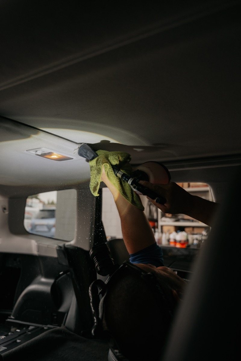 Deep cleaning car headliner by hand